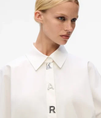 Camisa com letras Karl