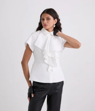 CAMISA DE MANGA CURTA COM BABADOS