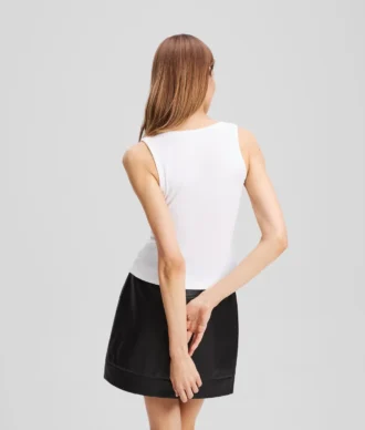 CAMISOLA SEM MANGAS COM DECOTE EM V E CANELAS